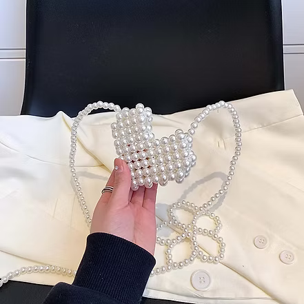 Chic Floral Pearl Chain Heart Woven Mini Shoulder Bag