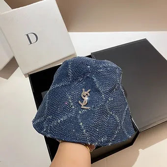 hat_106